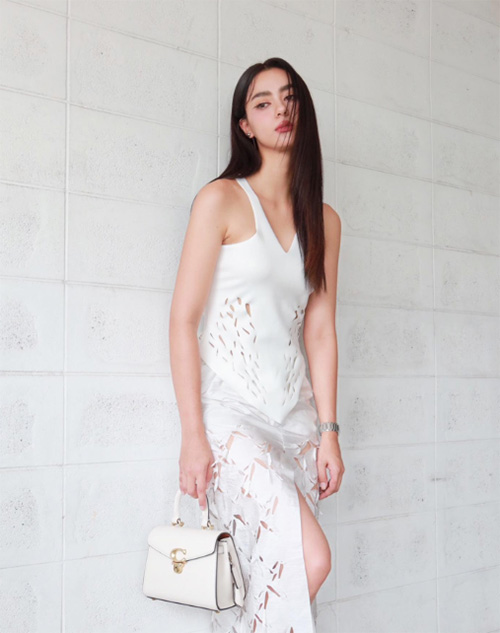 แฟชั่นชุดขาว