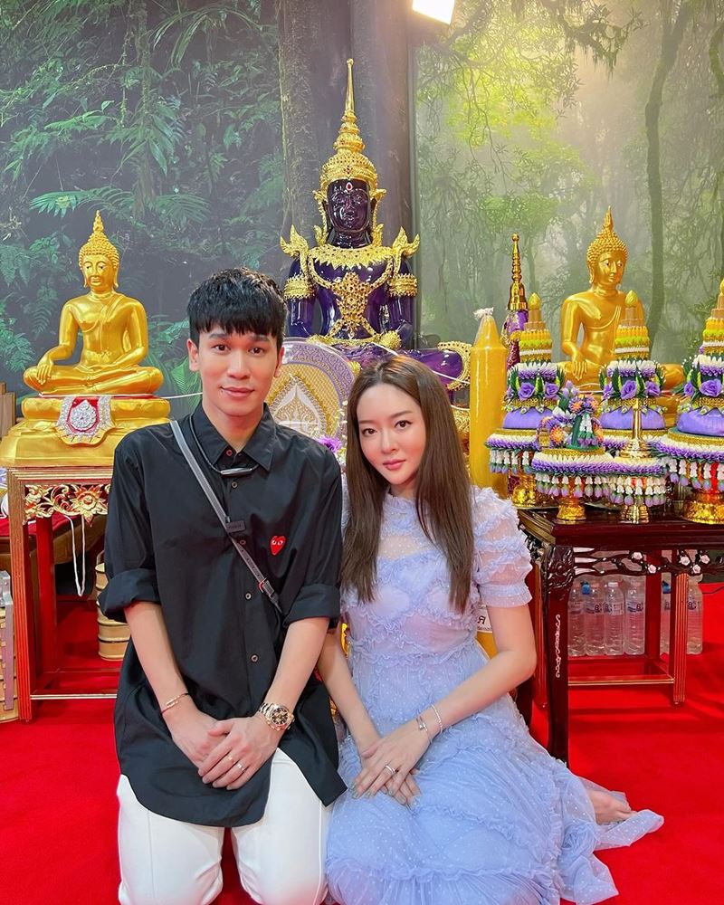 แก้มบุ๋ม พีท