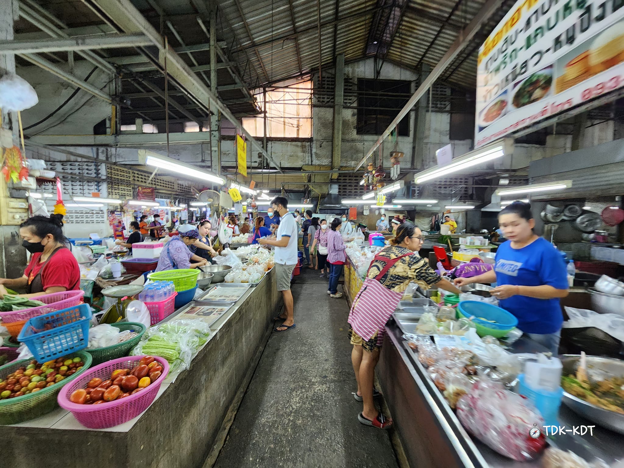 ตลาดเช้าช้างเผือก จ.เชียงใหม่