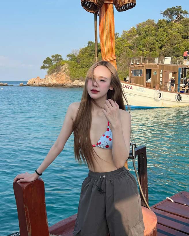 จูน วรรณวิมล นักแสดงสาวหมวยสุดน่ารัก GMMTV แจกความสดใส