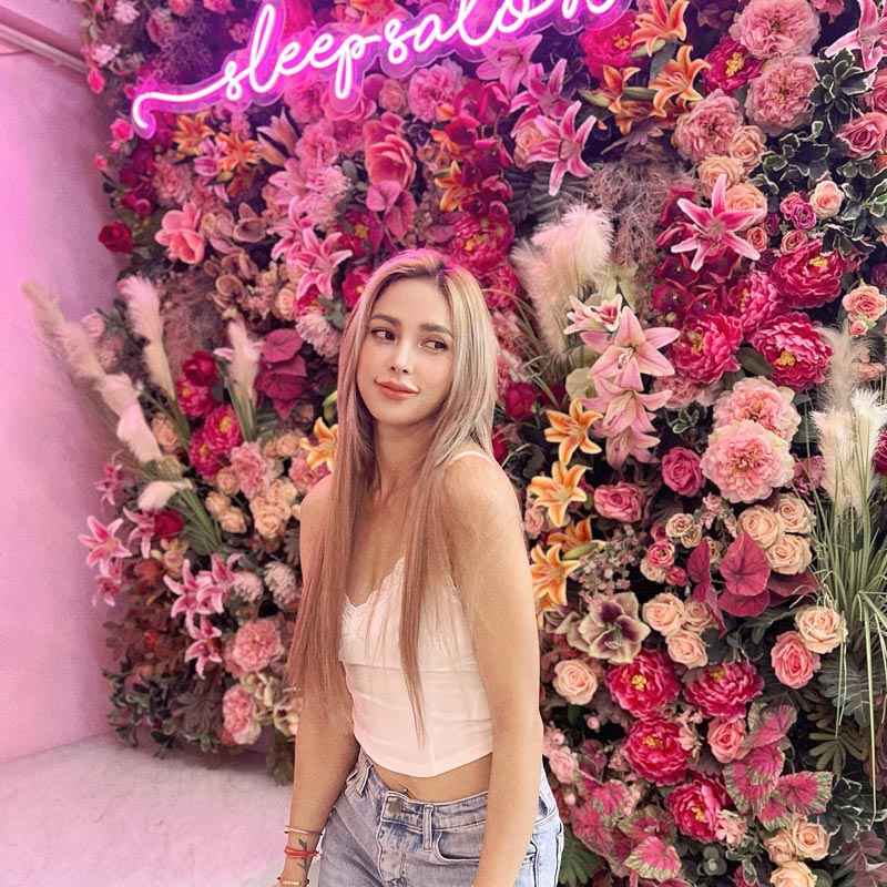 อุ้ม ลักขณา