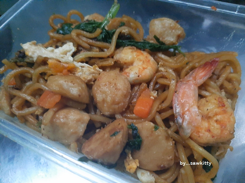 2 เมนูเส้น มาม่าผัดไก่ใส่ซอสเทอริยากิและหมี่เหลืองผัดกุ้ง อาหารจานเดียว สูตรอาหาร
