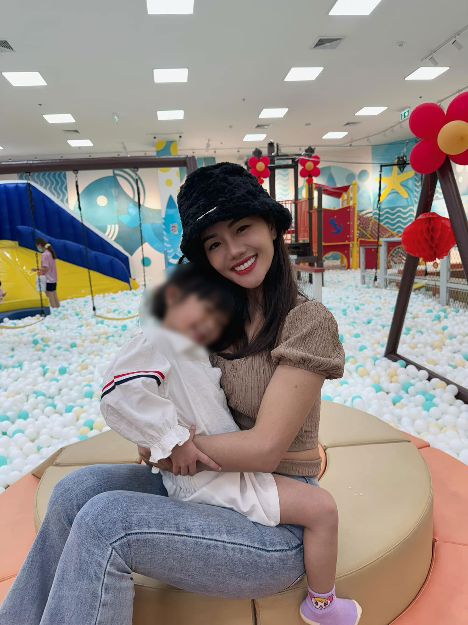  แพรวพราว แสงทอง