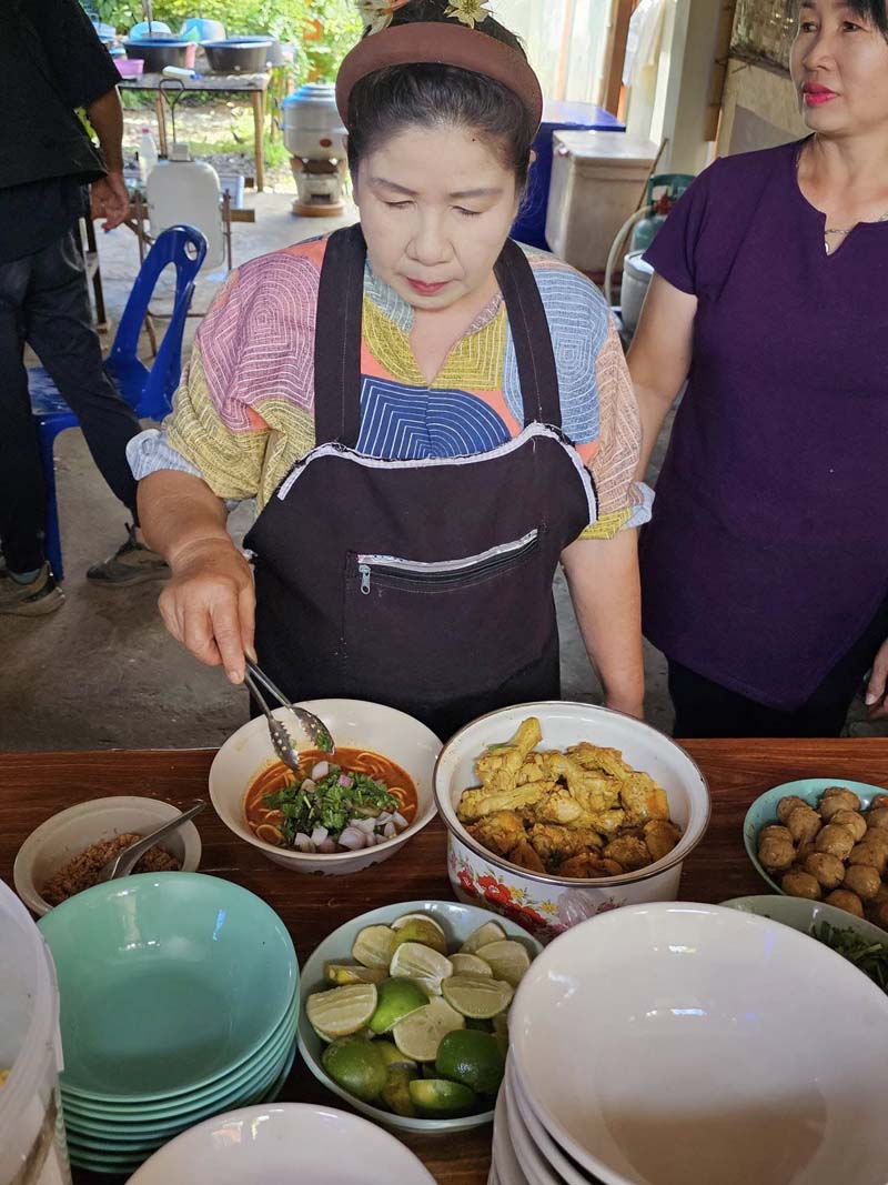 ร้านข้าวซอยป้าศรีไว
