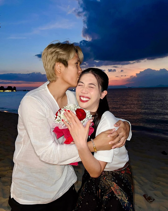 เทนนิส พาณิภัค หัวใจพองโต จูเนียร์ คุกเข่าริมทะเล Marry me