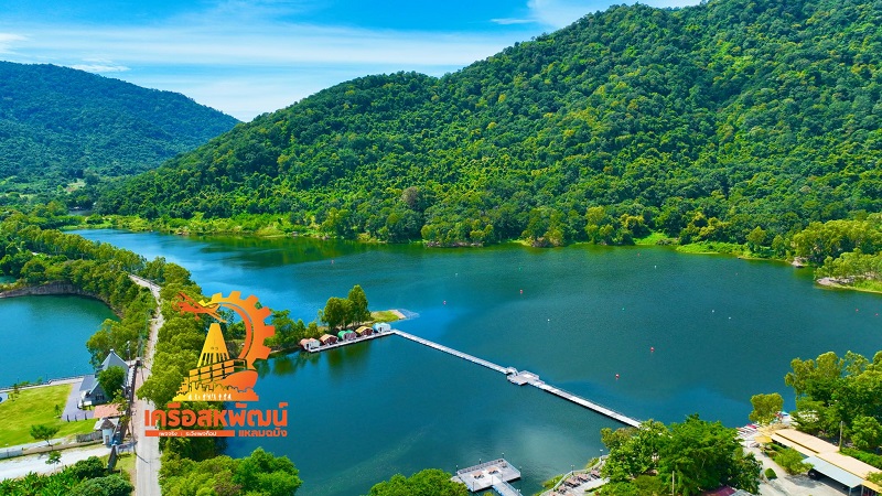 ถนนลอยน้ำช่องมะเฟือง ที่เที่ยวชลบุรี