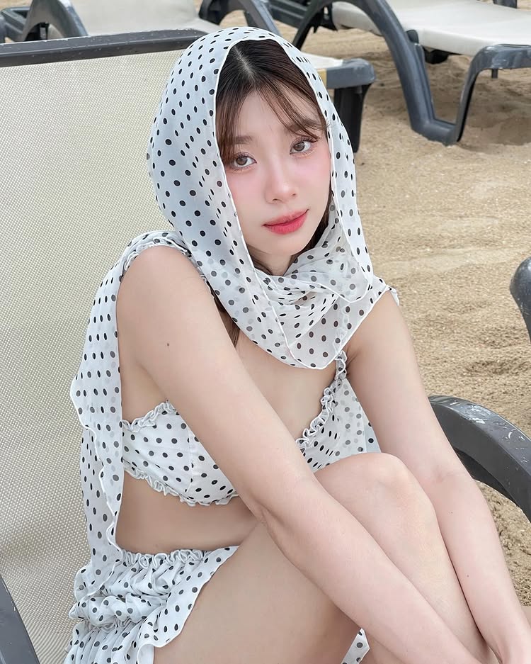 แก้ว ณัฐรุจา อดีต BNK48 จัดทูพีซเซ็กซี่ ๆ โชว์ผิวขาวเนียนริมหาด