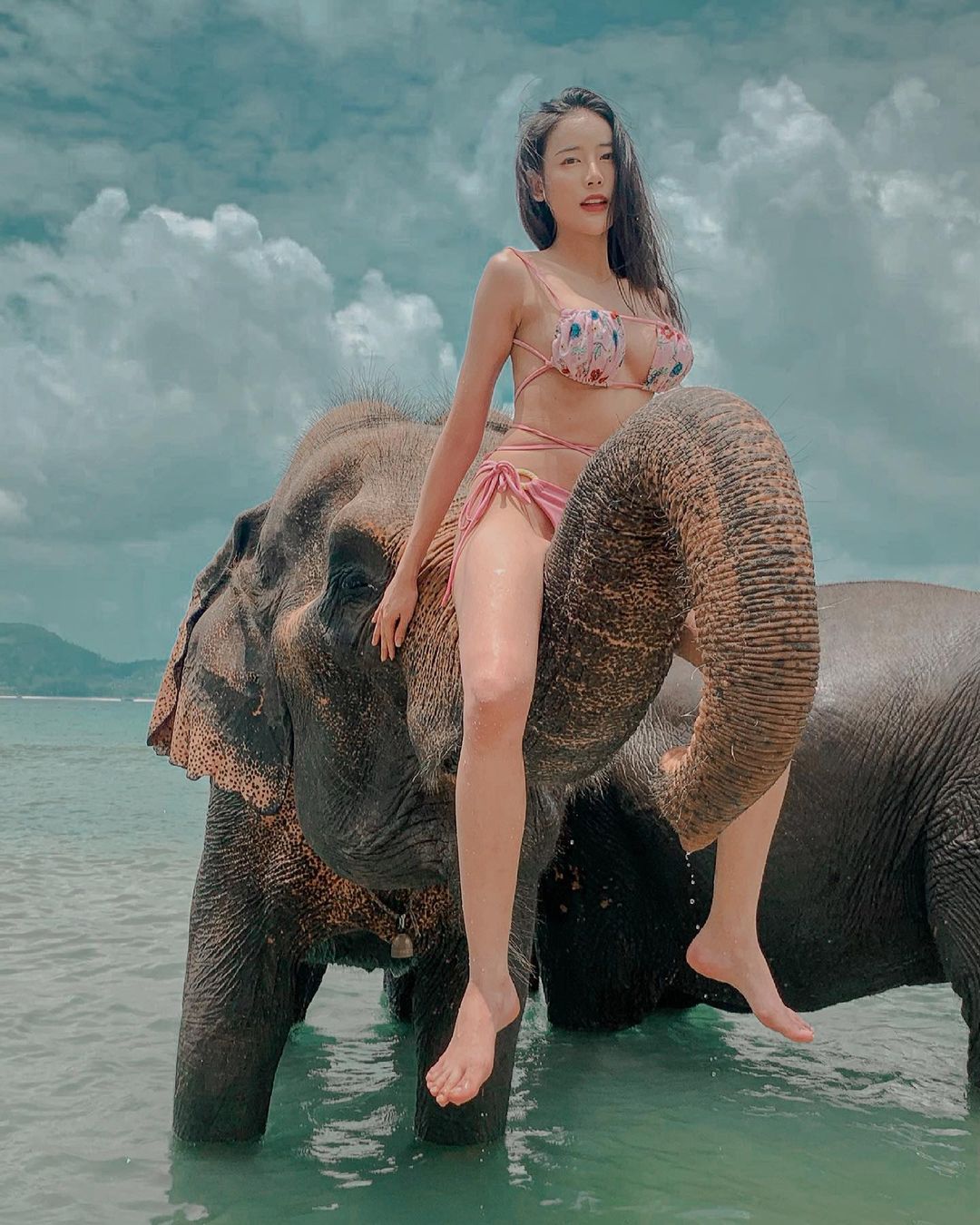 เมเม่ นภัสกร