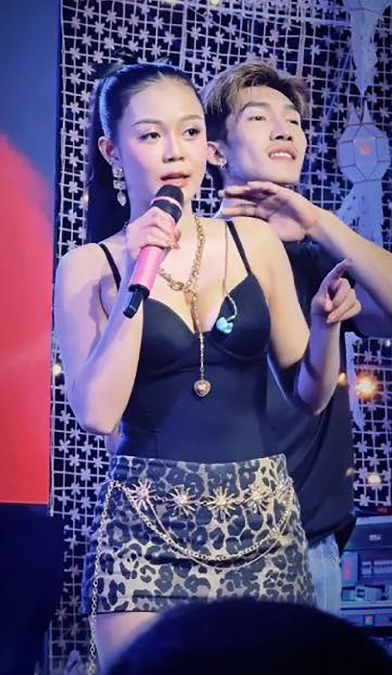 Fans gathered for the Golden Longan concert.