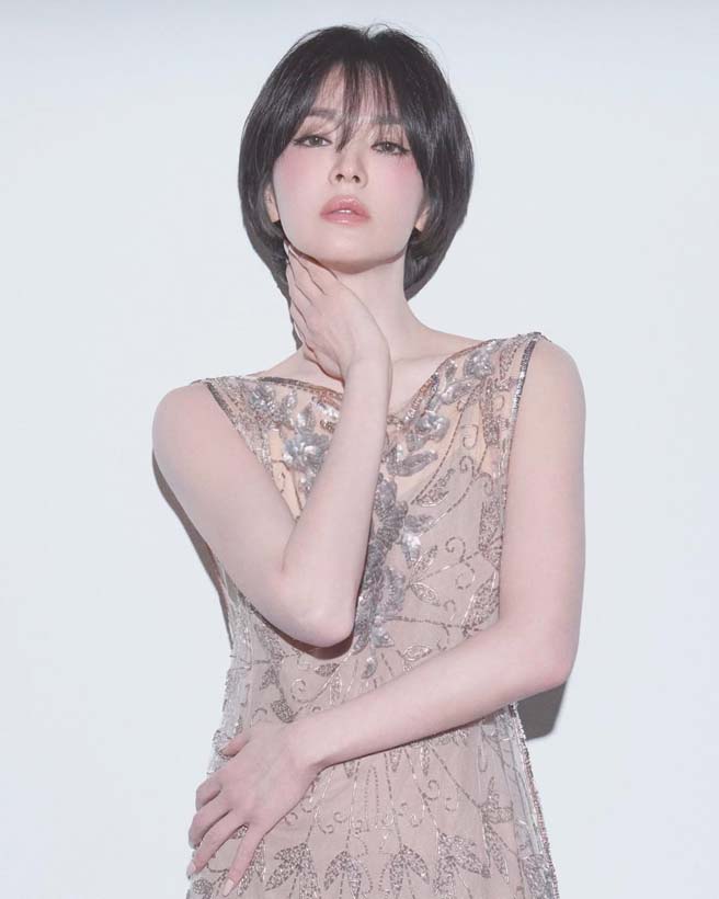 ซองเฮเคียว ลุคใหม่ หั่นผมสั้นลงปกนิตยสารดัง