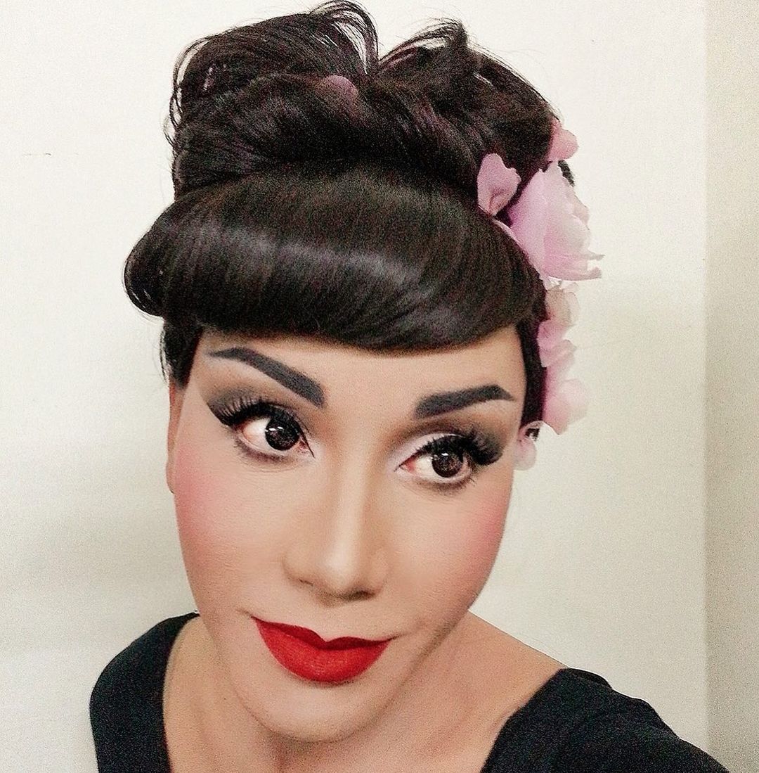  มัม ลาโคนิคส์