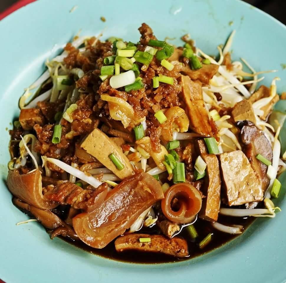 ร้านก๋วยเตี๋ยวหลอดทรงเครื่อง เจ๊แต