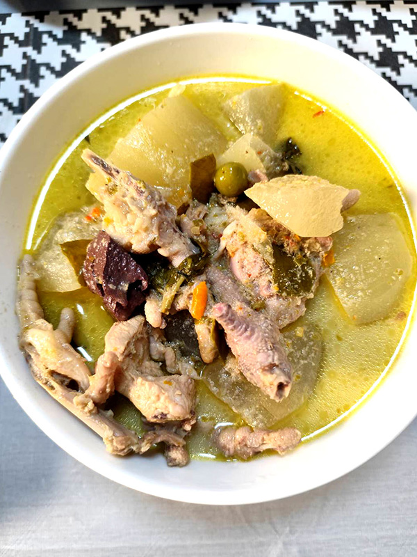 แกงเขียวหวานฟักใส่ไก่และตีนไก่ แกงเขียวหวาน แกงกะทิ อาหารไทย สูตรอาหาร