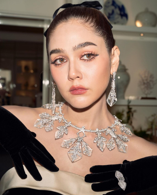 ชมพู่ อารยา แฟชั่นพรมแดง