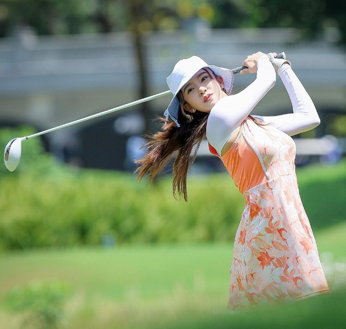 มายด์ ณภศศิ แฟชั่นชุดตีกอล์ฟ