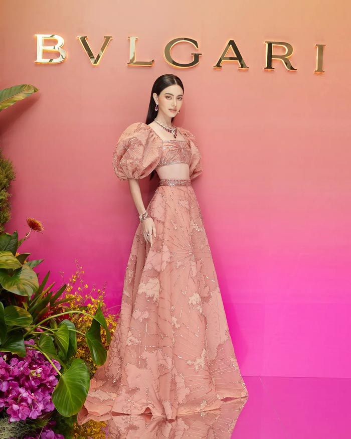 ใหม่ ดาวิกา