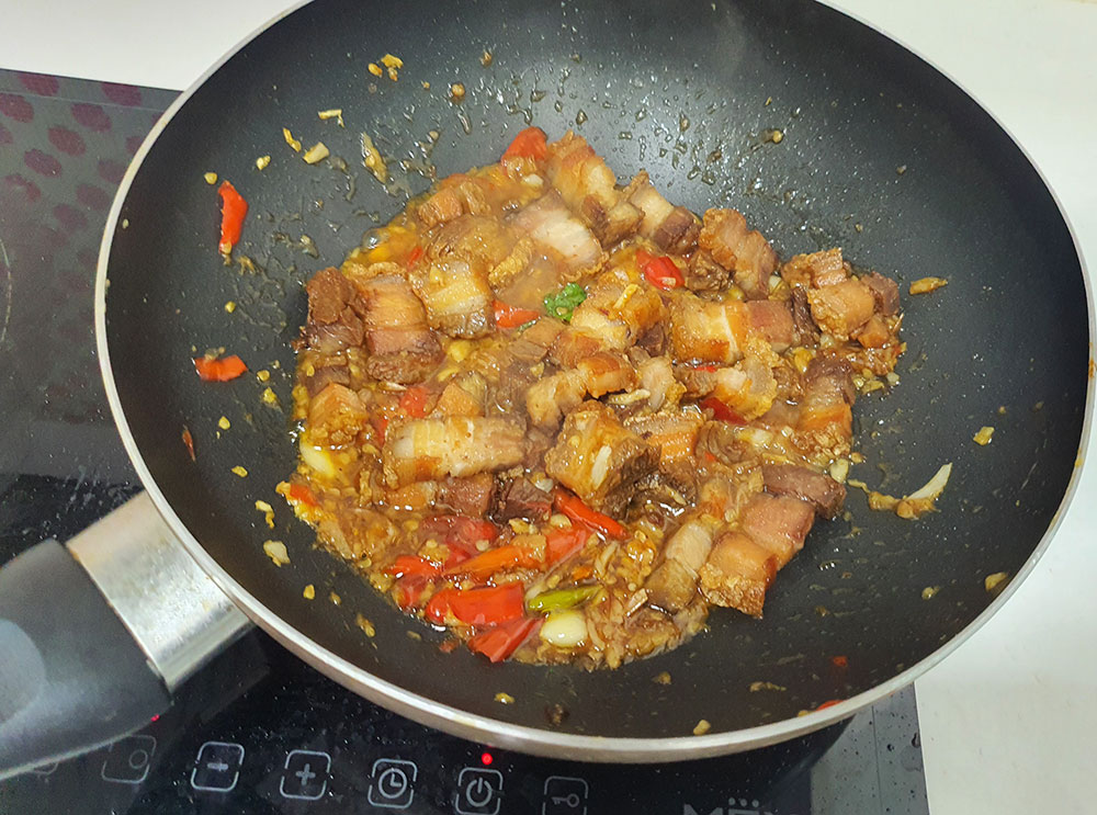 วิธีทำกะเพราหมูกรอบ เมนูอาหารอร่อย