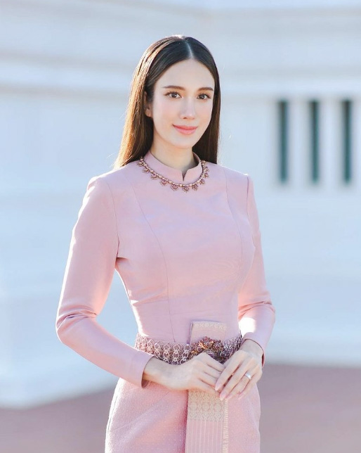 เนย ปภาดา ประวัติ