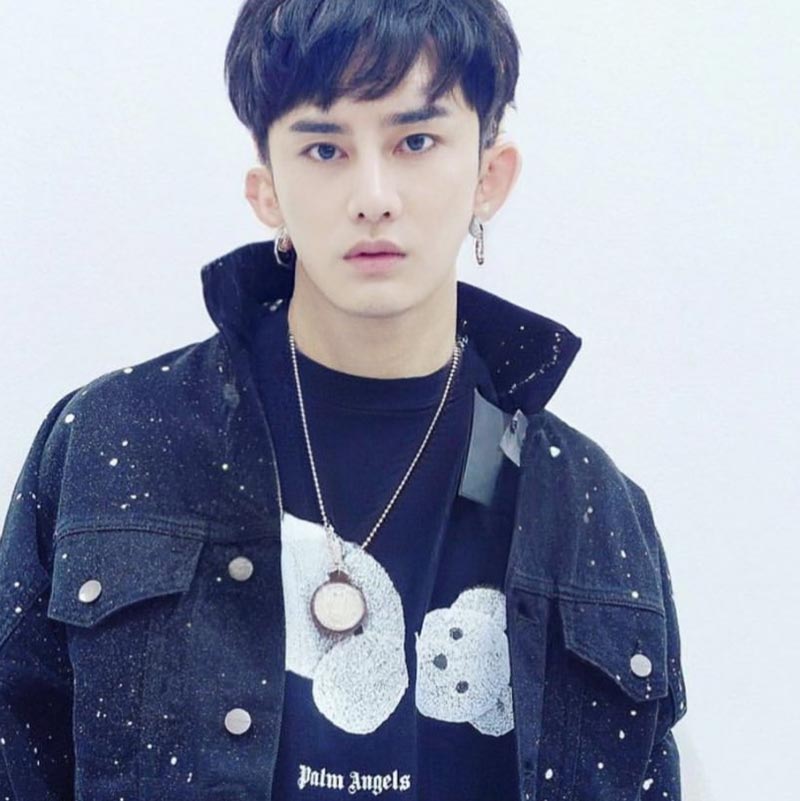 พชร์ อานนท์