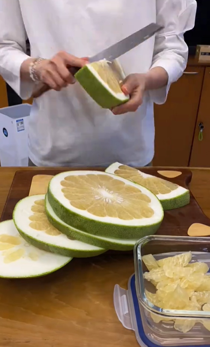 ปอกส้มโอ