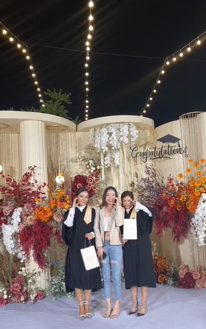 รับปริญญา