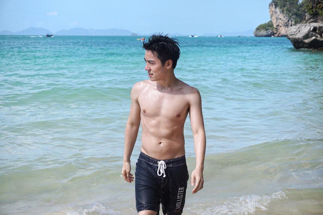 แบงค์ พบเอก