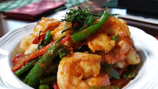 กุ้งผัดพริกแกง