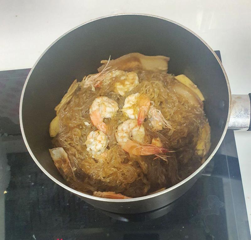 กุ้งอบวุ้นเส้น