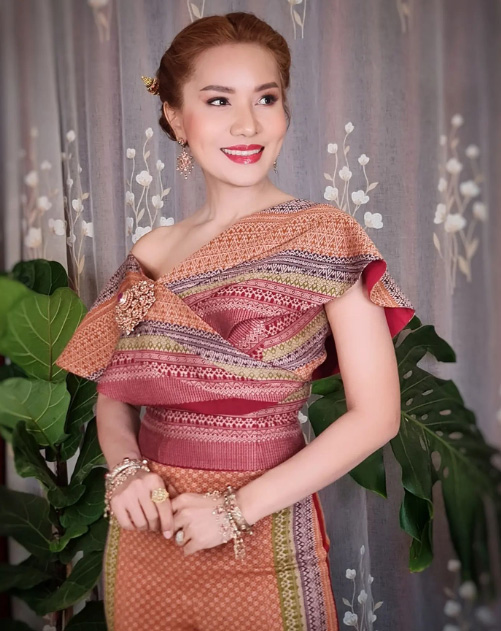 เปิ้ล ประภาภรณ์ ประวัติ