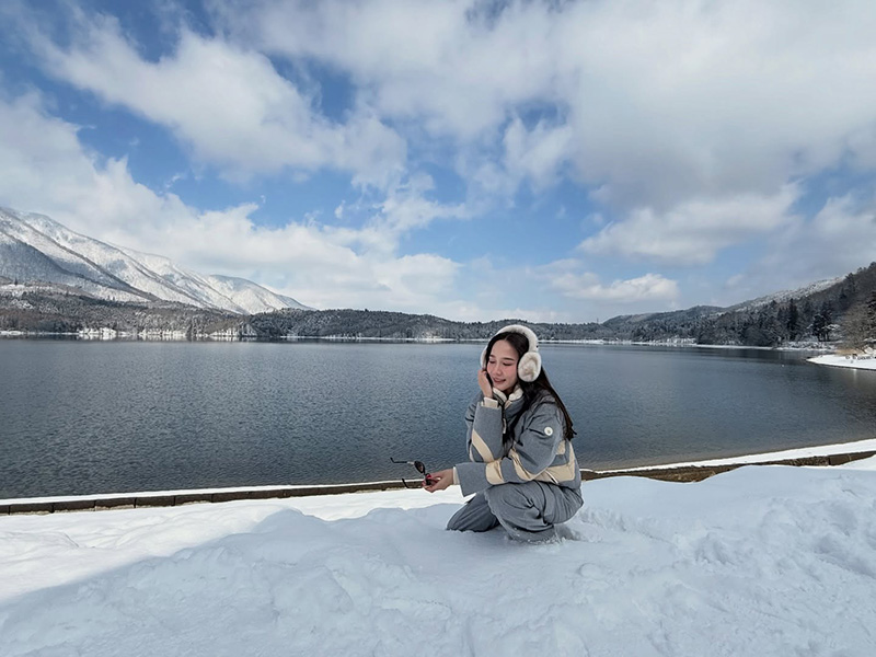 อั้ม พัชราภา สลัดผ้าแช่ออนเซ็นกลางหิมะ