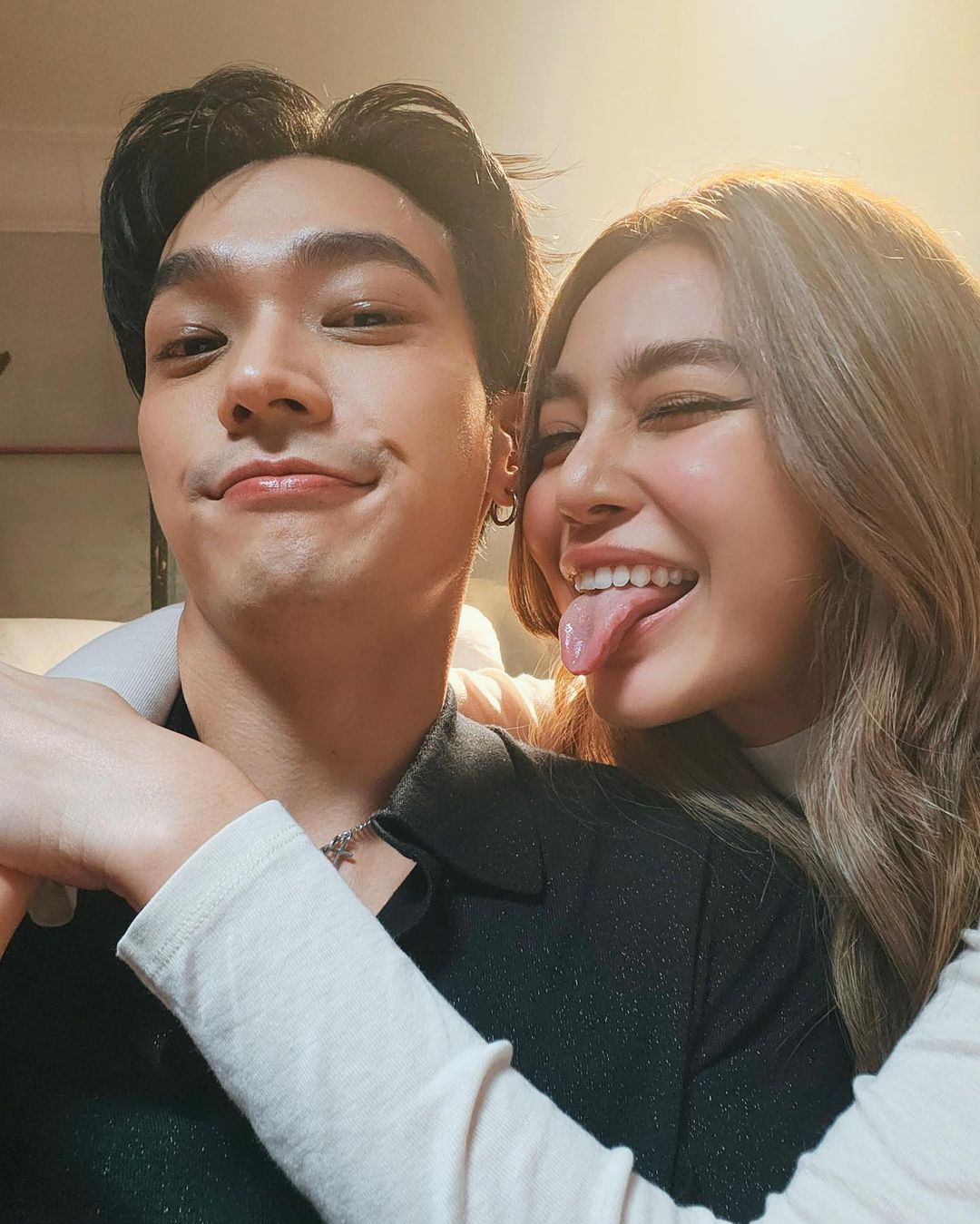  โอบ โอบนิธิ