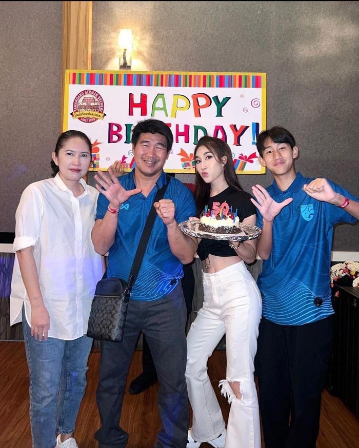 สมรักษ์ คำสิงห์ เบส คำสิงห์