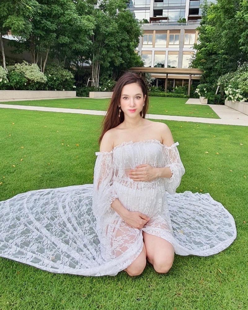 จุ้มจิ้ม วรนันท์