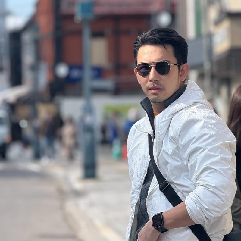 อั้ม อธิชาติ