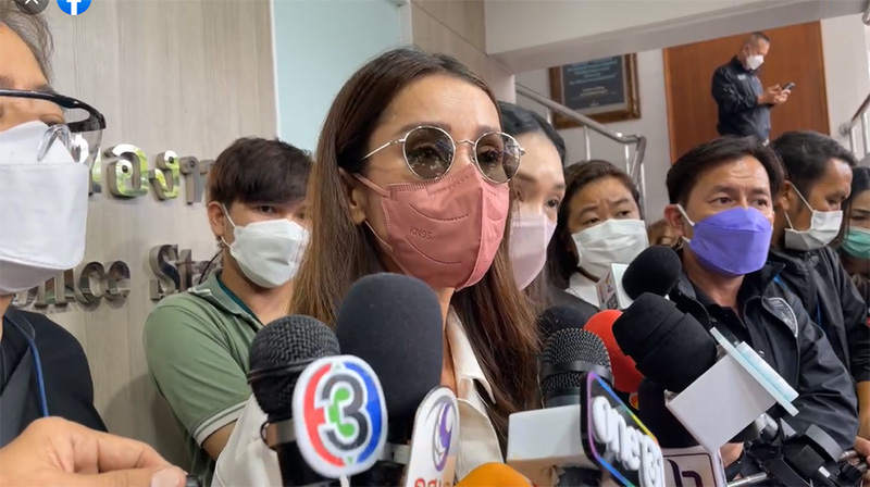 แอน ทองประสม