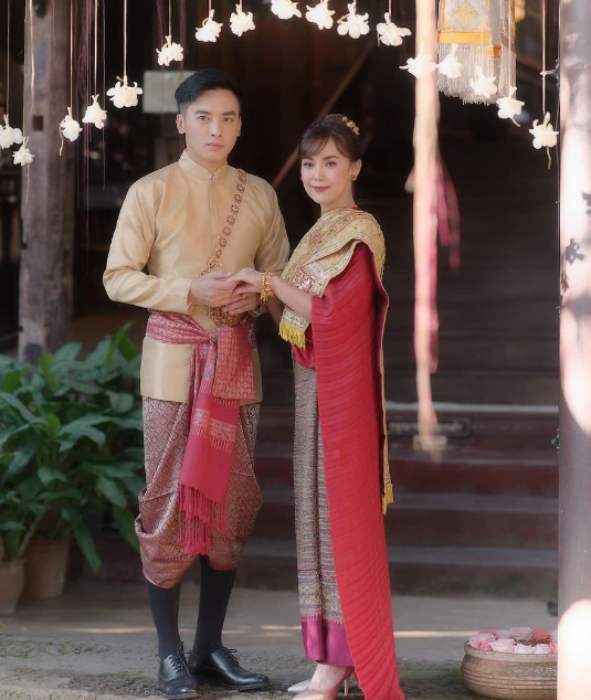 โก โกสินทร์ ประวัติดารา