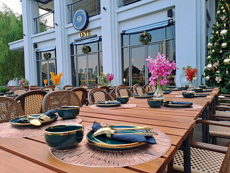ร้านอาหารวาเลนไทน์ ONE Enchanting Thai Kitchen & Lounge