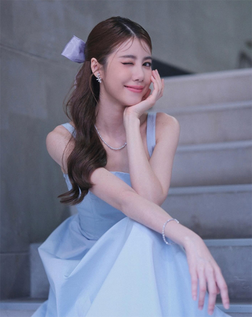 เอสเธอร์ สุปรีย์ลีลา ทรงผม