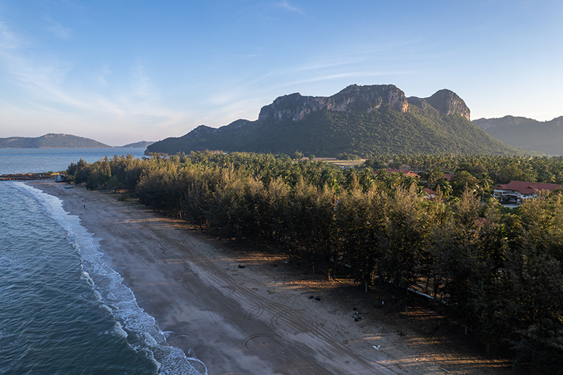 เที่ยวทะเลไม่ข้ามเกาะ หาดสามร้อยยอด
