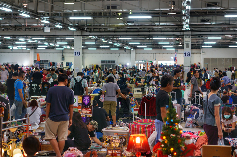 ตลาดนัดมือสองติดแอร์ พันธุ์ทิพย์
