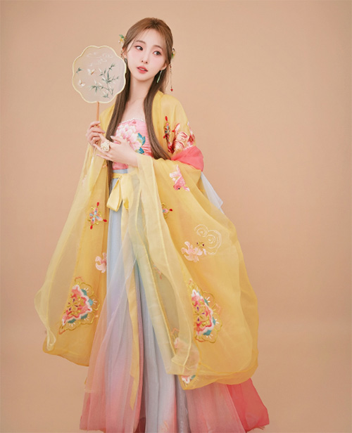 แฟชั่นดารารับตรุษจีน 2568 ส่อง 18 ไอเดียชุดจีนสุดอลัง สวยจึ้งแบบไม่มีใครยอมใคร