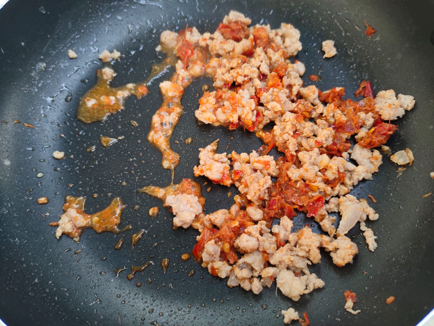 หมูผัดพริกแกง