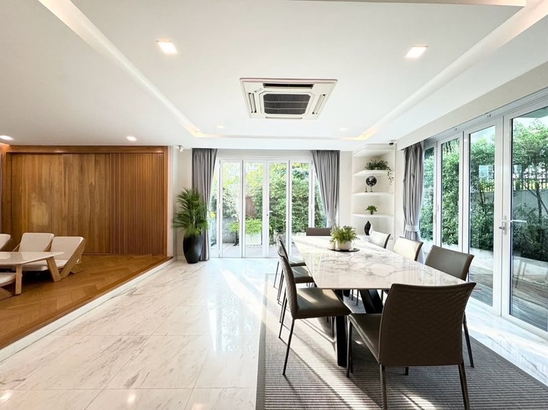 นานา ไรบีนา