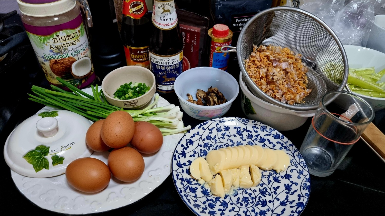 ไข่ตุ๋นทรงเครื่อง