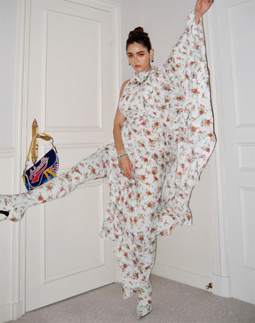 ชมพู่ อารยา