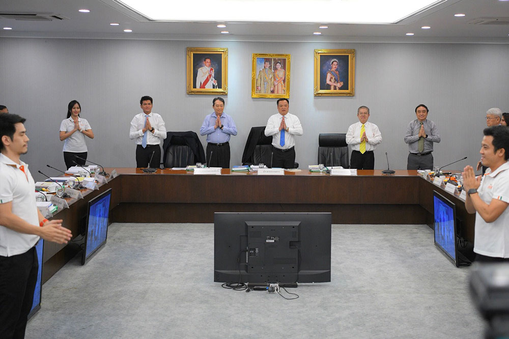 อนุทิน ชาญวีรกูล