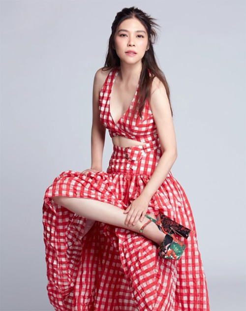 ดาว พอฤทัย กับ 15 ลุคแฟชั่นเริด ๆ ในวัย 52 กะรัต สวยแซ่บ ไม่ธรรมดา