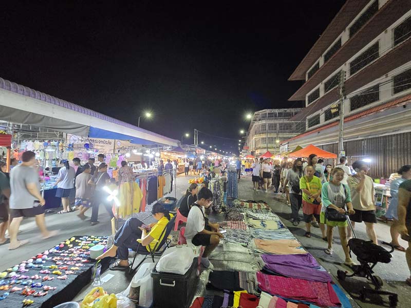 ถนนคนเดินนครสวรรค์