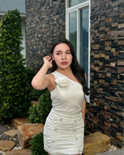 ส่องพัฒนาการความสวย ลิลลี่ ได้หมดถ้าสดชื่น นักร้องลูกทุ่งสาวเสียงดีในวัย 20 ปี