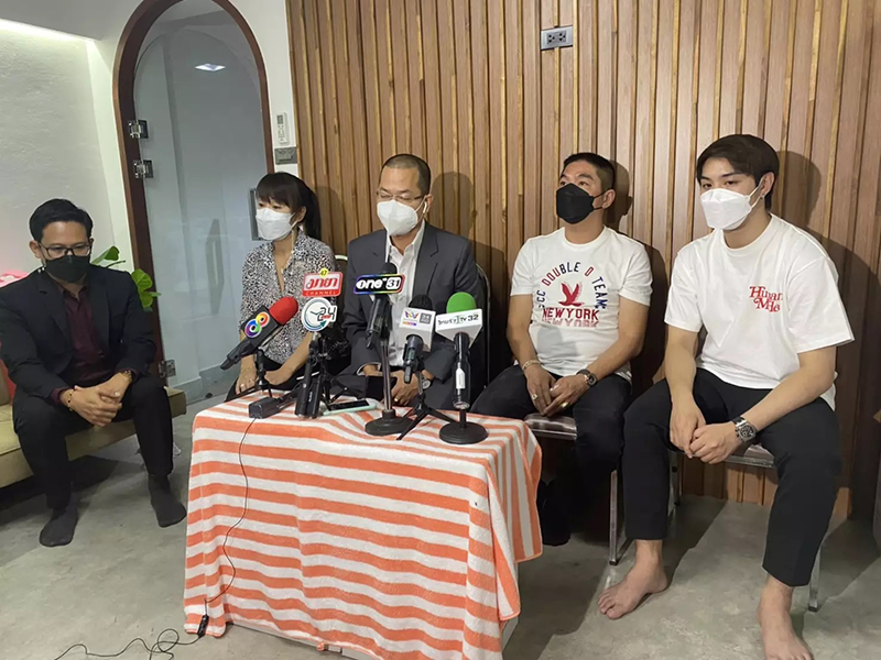 ไวท์ ณวัชร์